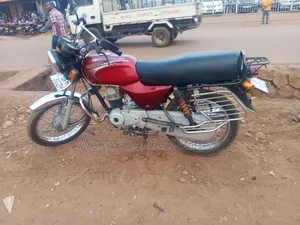 Bajaj Boxer 100 2022 Red