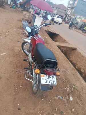 Bajaj Boxer 100 2022 Red