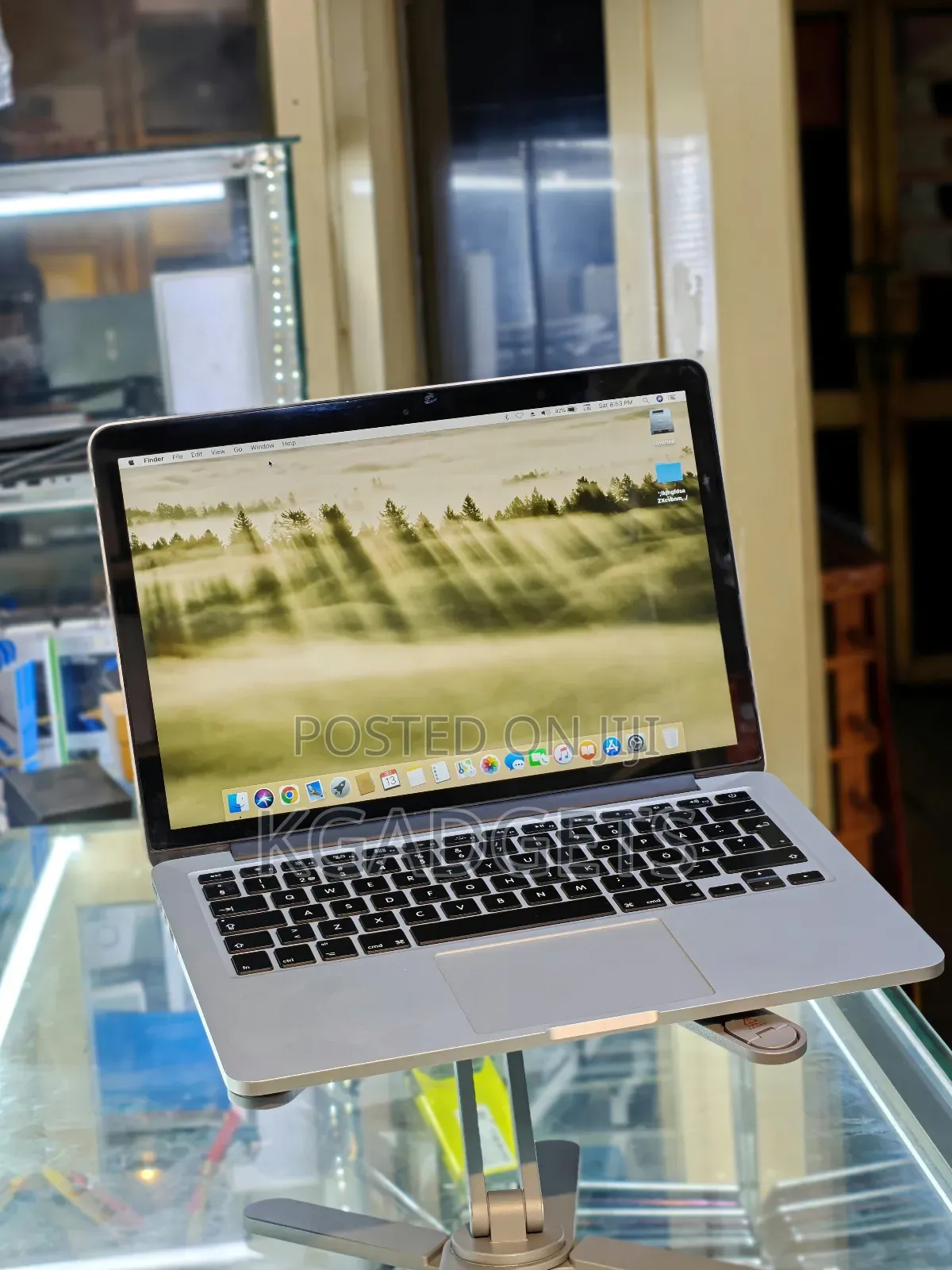 New Laptop Apple MacBook Pro 8GB Intel Core I5 SSD 256GB