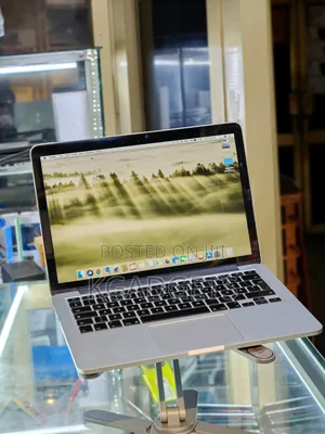 New Laptop Apple MacBook Pro 8GB Intel Core I5 SSD 256GB