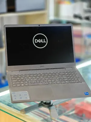 New Laptop Dell Vostro 3520 8GB Intel Core I5 HDD+SSD 512GB
