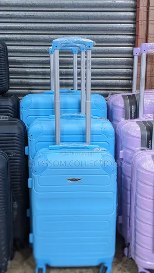 Suitcase With Hardshell and Lightweight