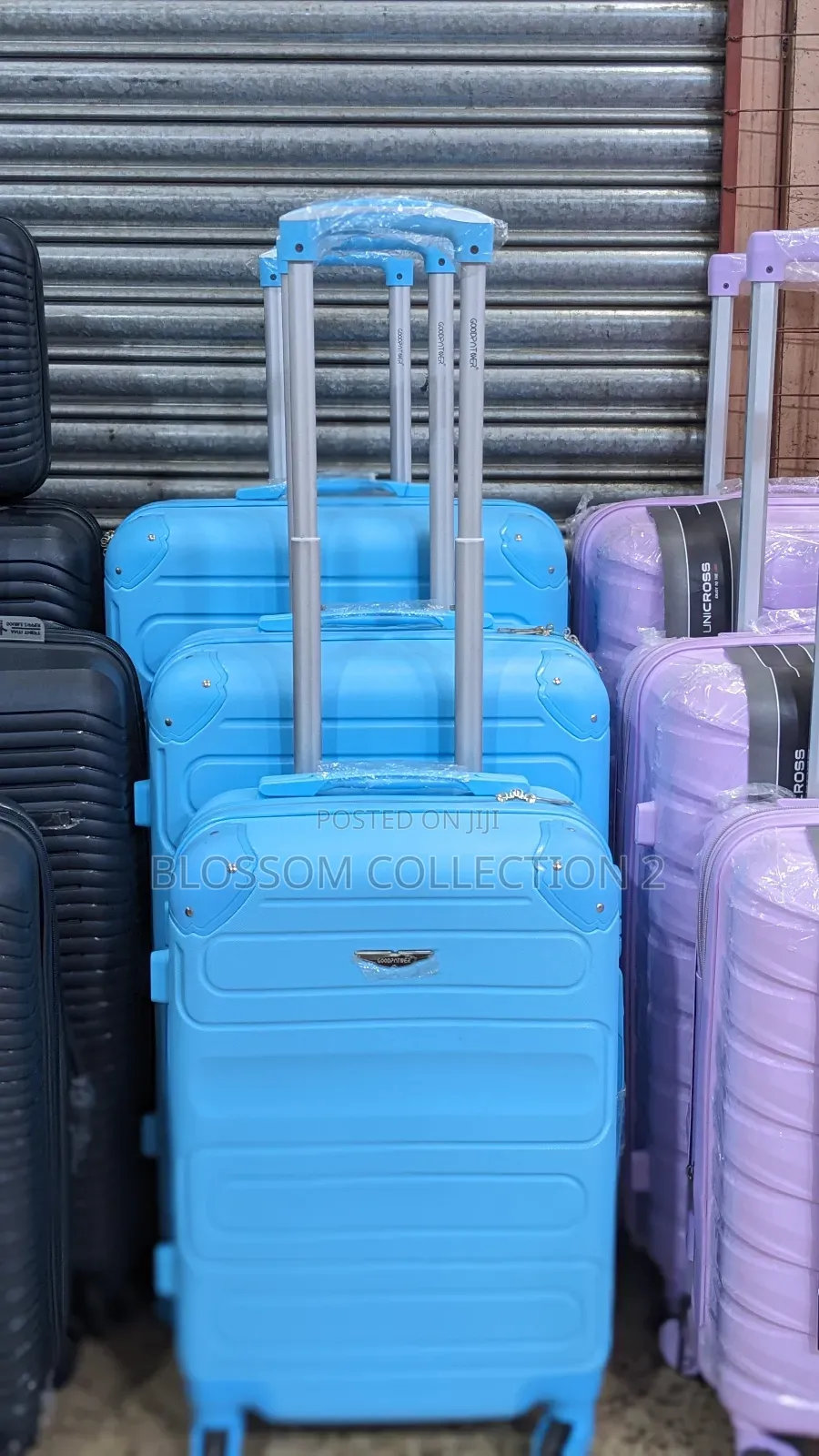 Suitcase With Hardshell and Lightweight