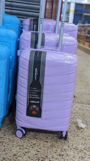 Suitcase With Hardshell and Lightweight