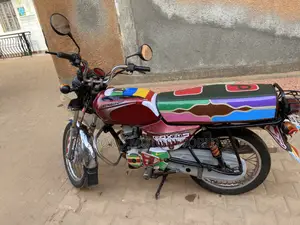 Bajaj Boxer 100 2021 Red