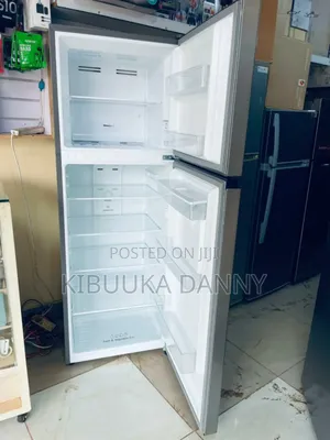 Hisence 419l Fridge and Freezer
