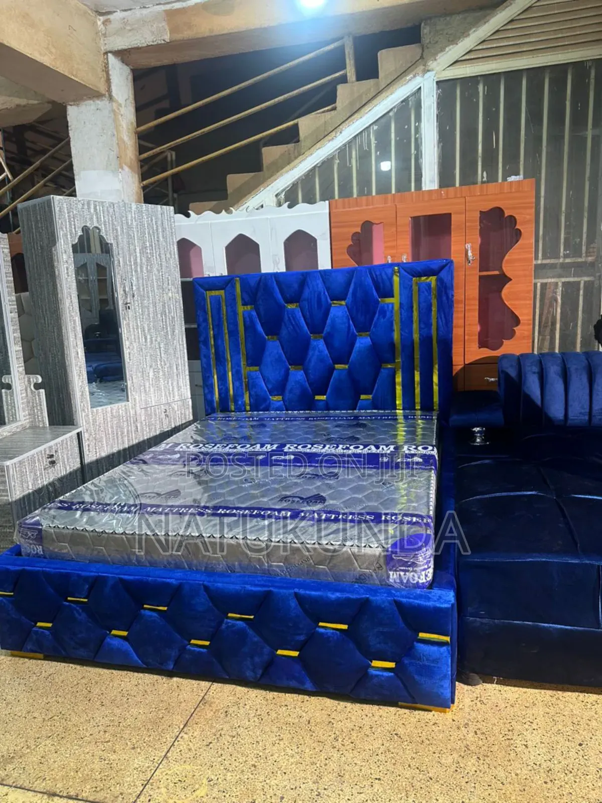 Geometric Bed in Blue Colour