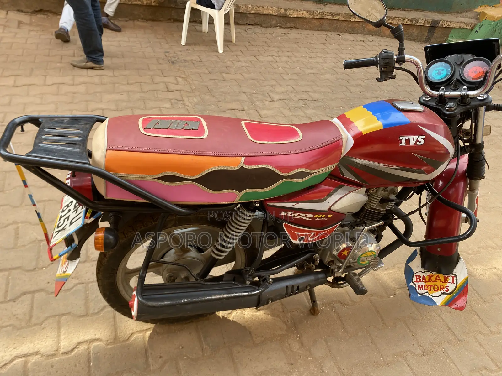TVS HLX 125 2022 Red