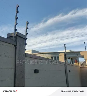Electric Fence With High Voltage