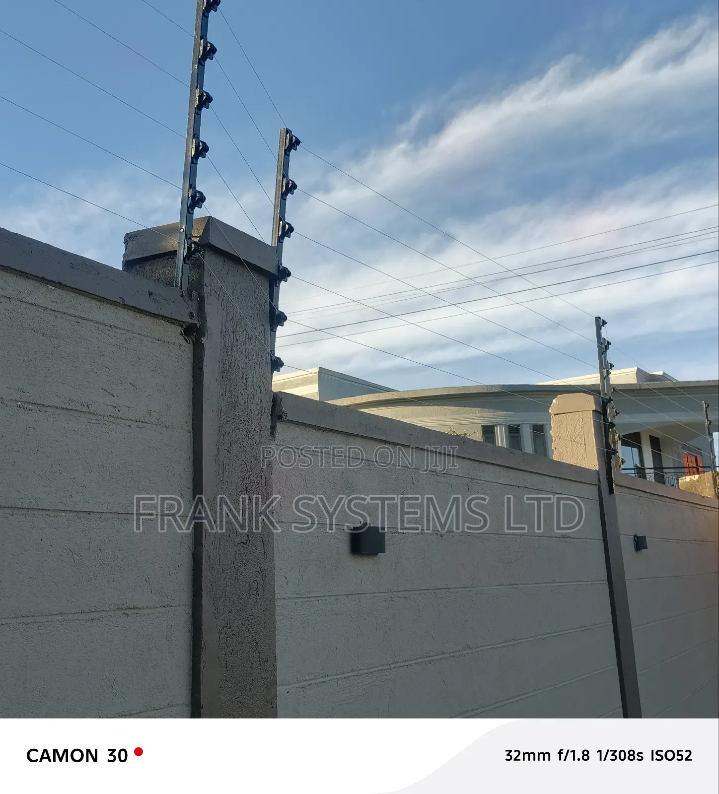 Electric Fence With High Voltage