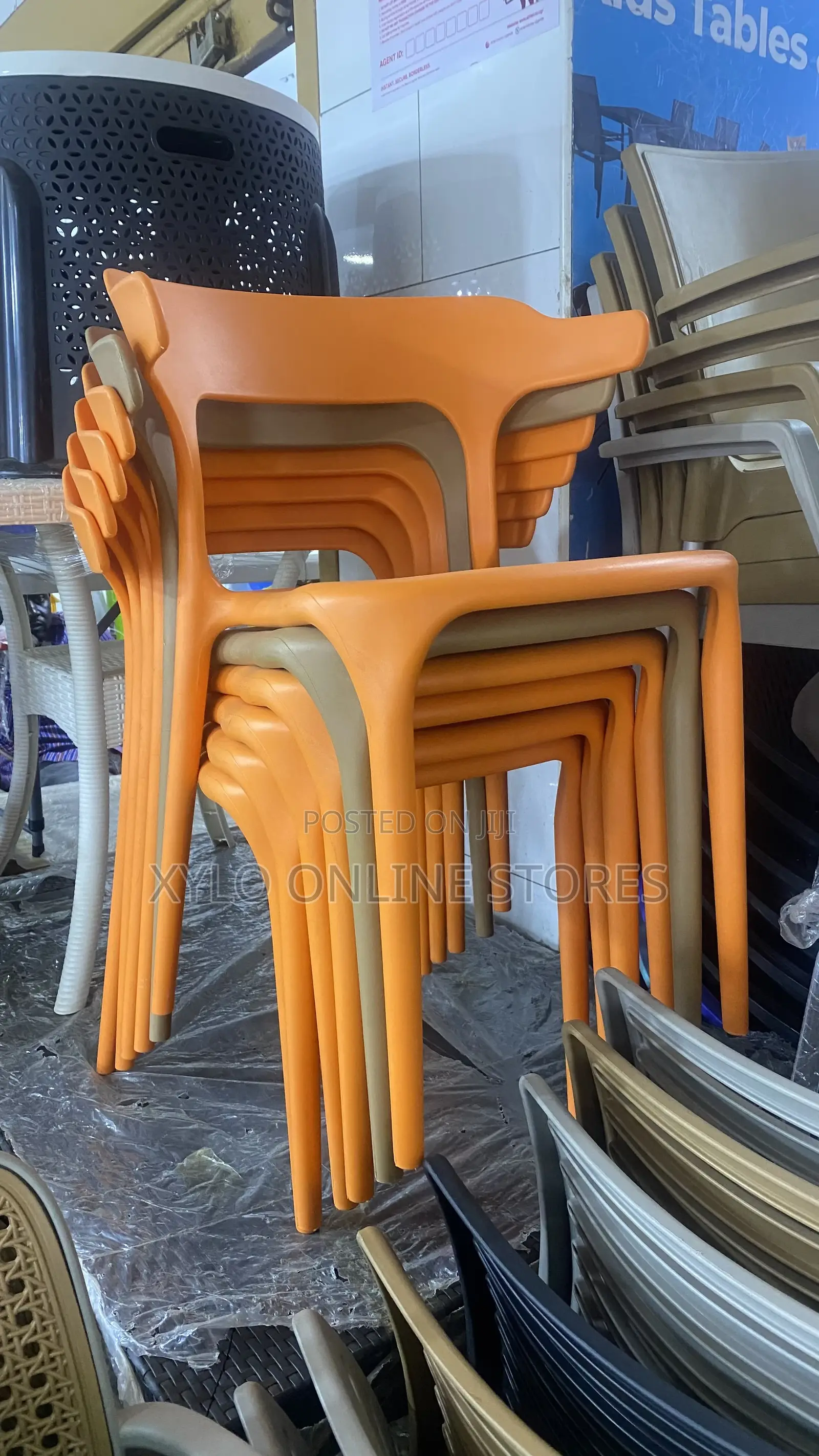 Plastic Dining/Bar and Restaurant Chairs Multicolored