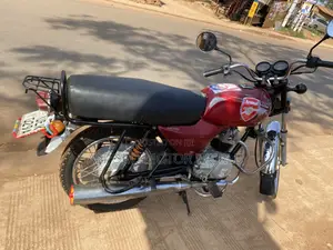 Bajaj Boxer 100 2022 Red