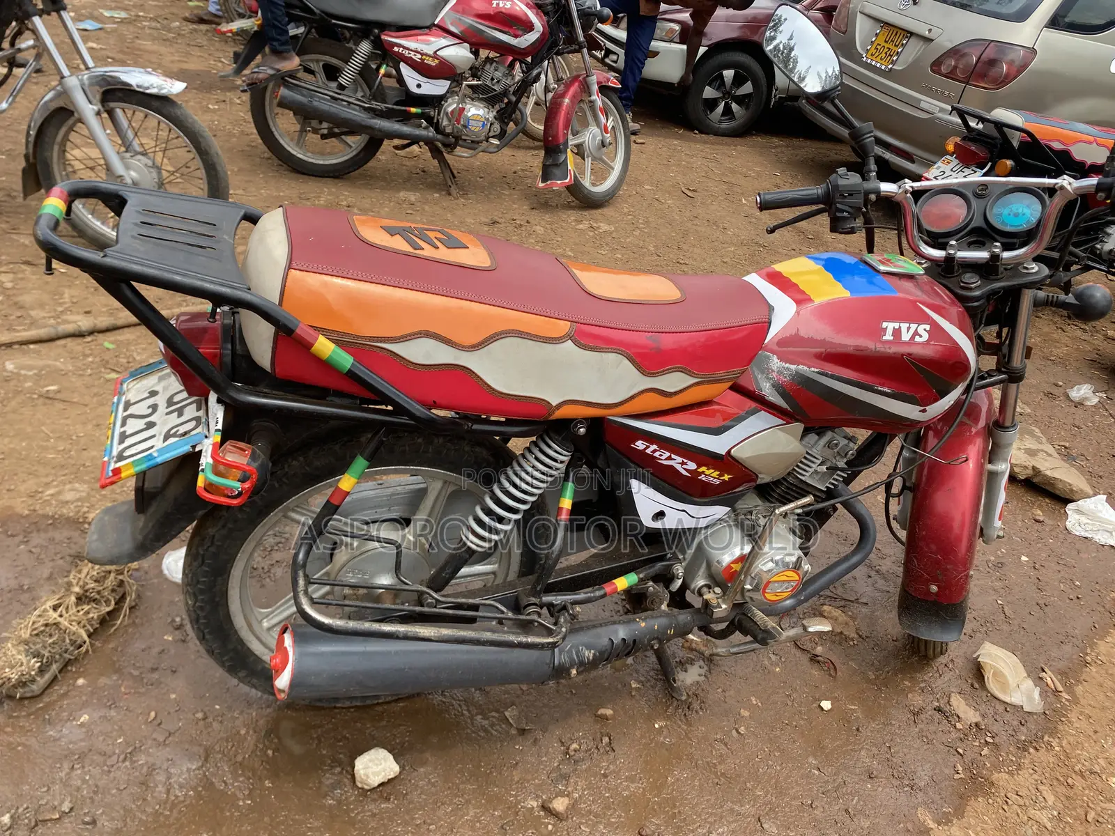TVS HLX 125 2022 Red