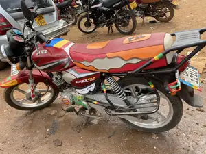 TVS HLX 125 2022 Red