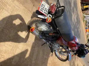 Bajaj Boxer 100 2020 Red
