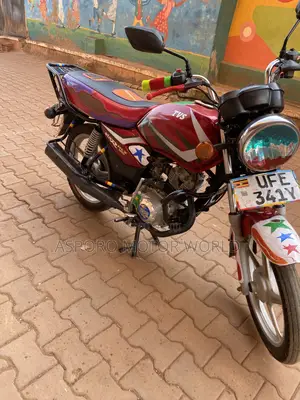 TVS HLX 125 2021 Red