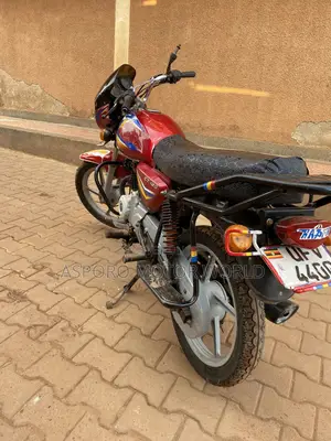 Bajaj CT 125X 2023 Red