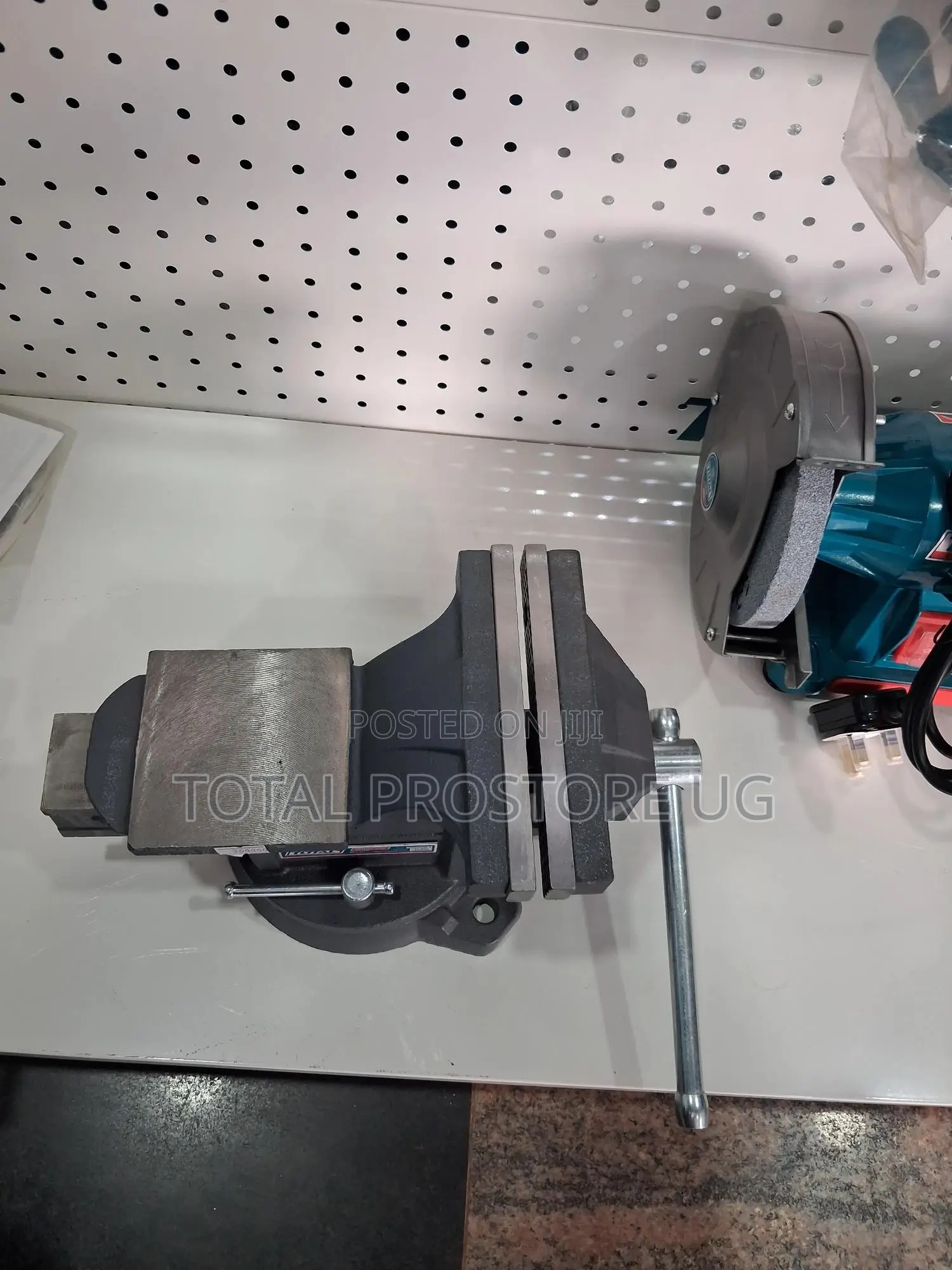 Bench Vice 6" (Total)