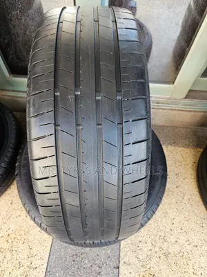 225 55 R17 Bridgestone Tranza Container Tires 4rm Japan
