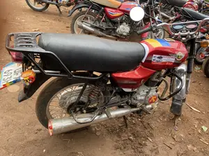 Bajaj Boxer 100 2022 Red