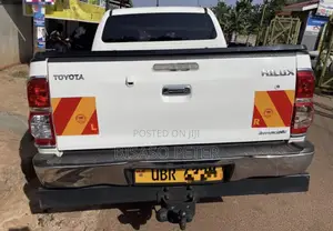 Toyota Hilux 3.0 D-4D 4x4 2014 White