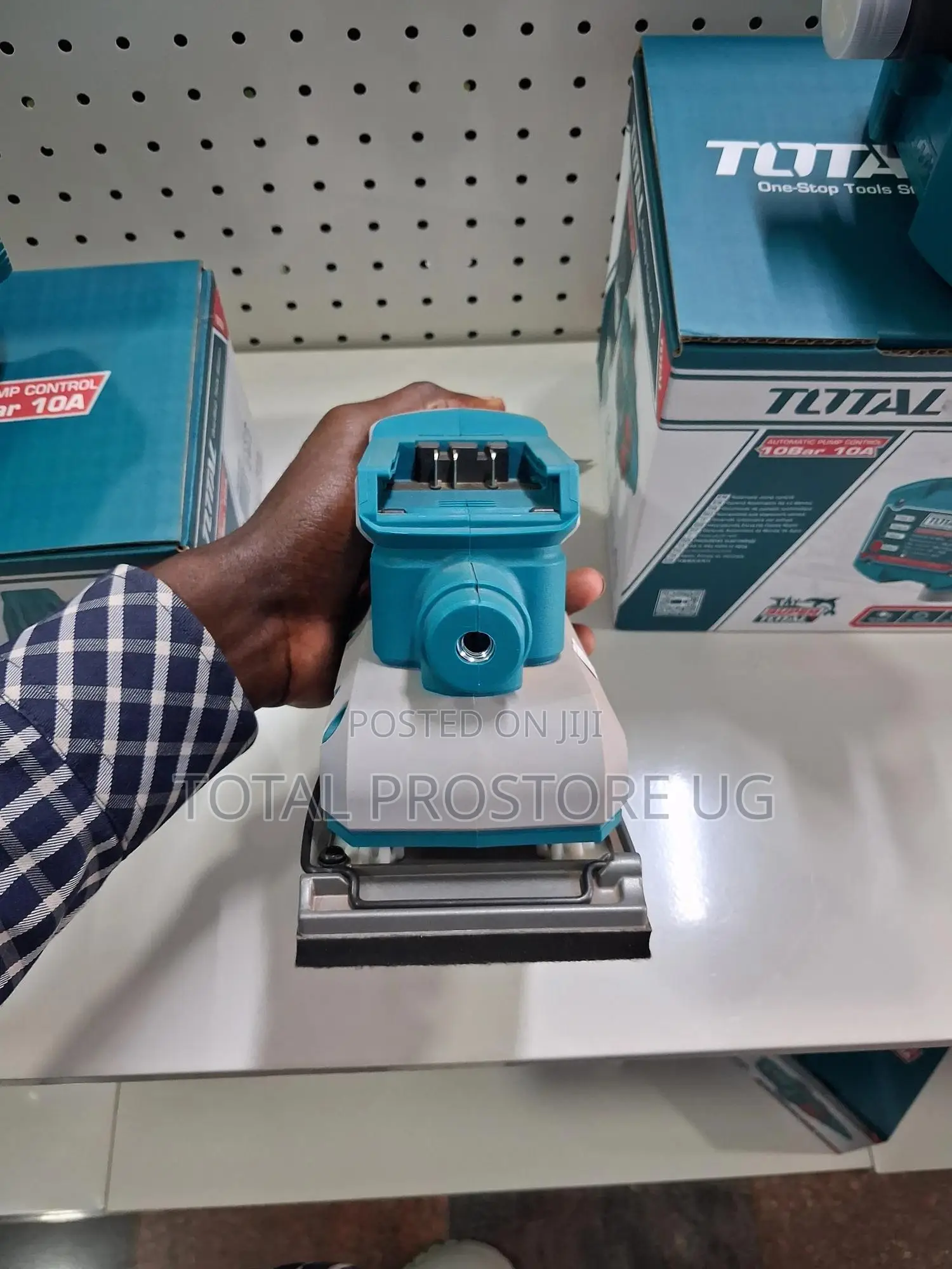 Cordless Finishing Sander.