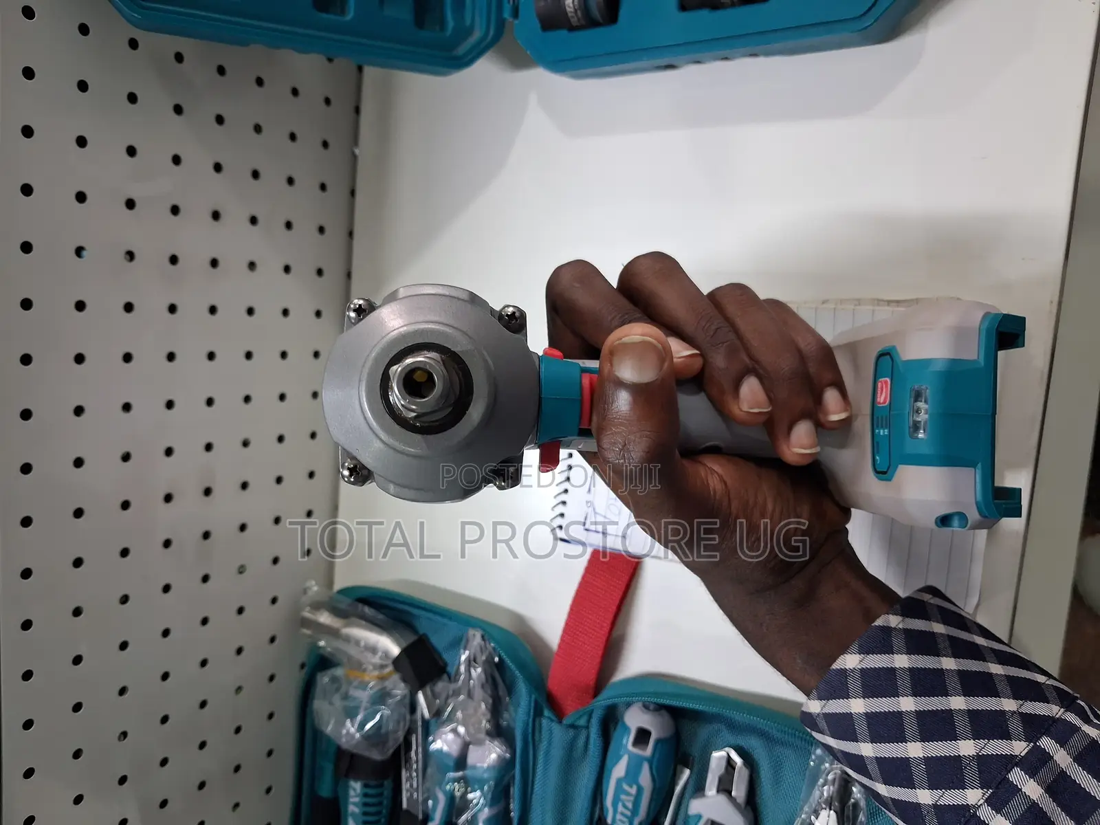 Cordless Impact Driver Wrench 230nm.