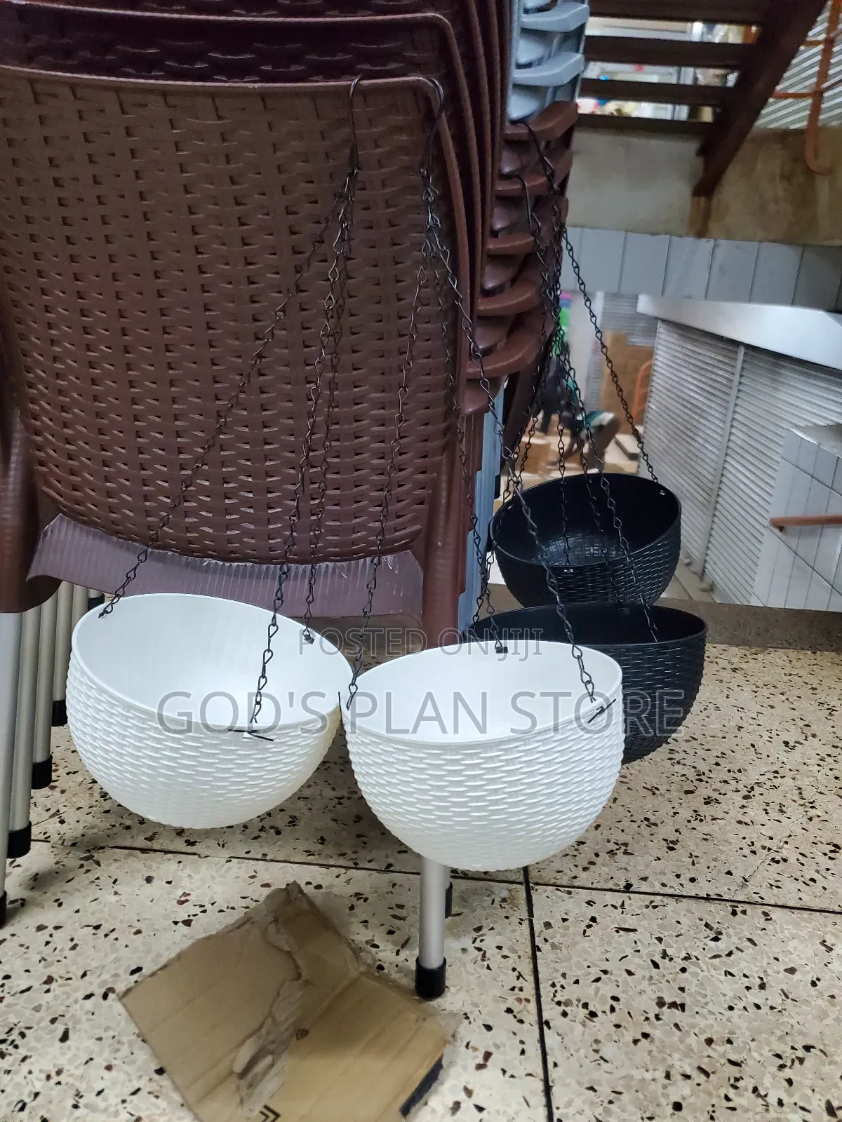 Flower Pots With Chain Hanging Pots