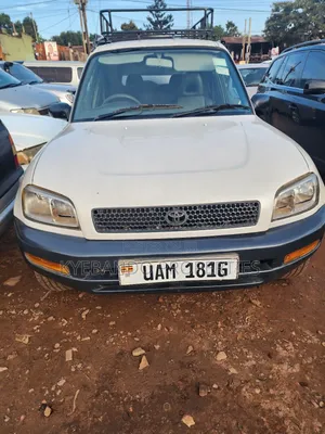 Toyota RAV4 Base FWD 1999 White