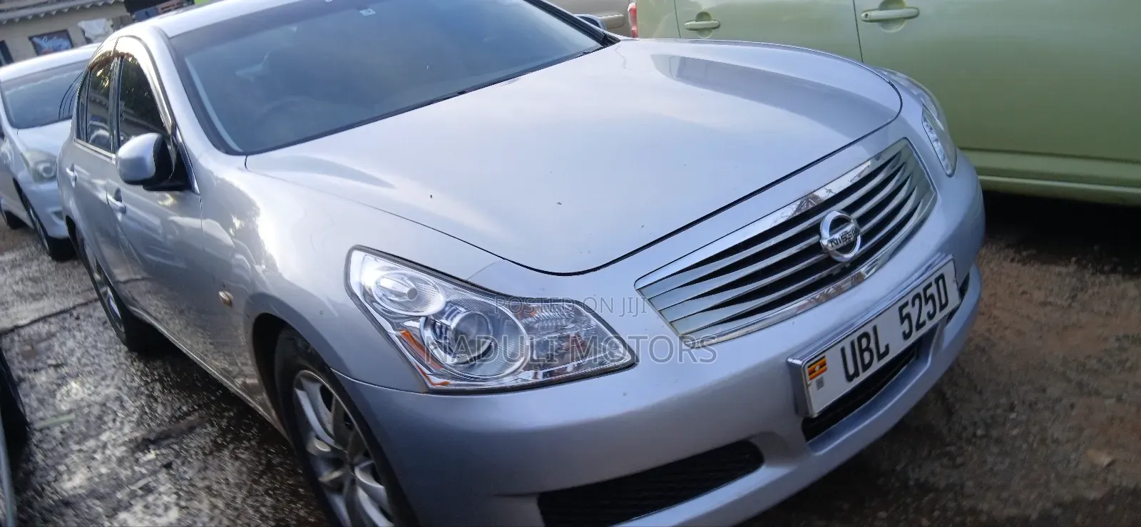 Nissan Skyline 2009 Silver