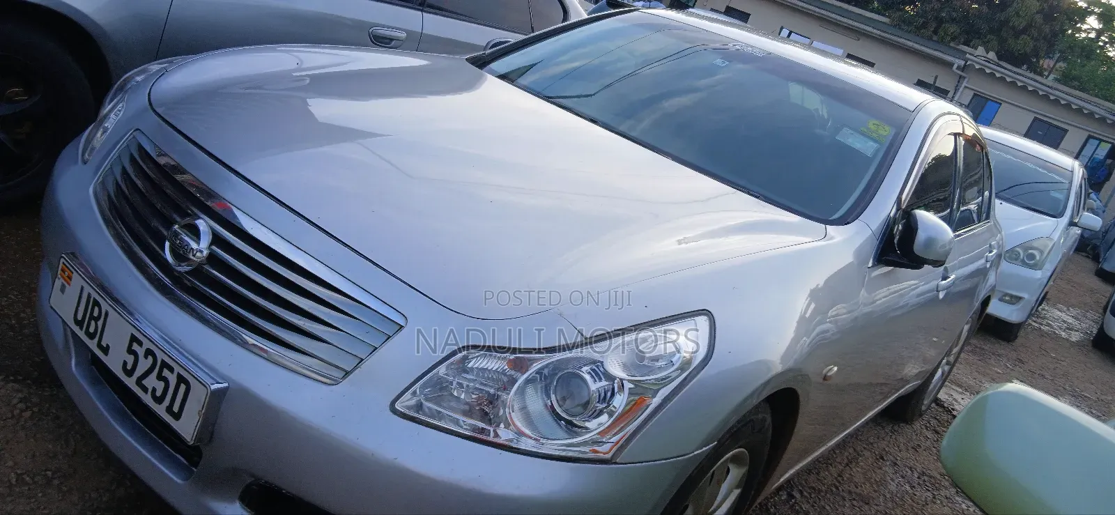 Nissan Skyline 2009 Silver