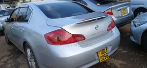 Nissan Skyline 2009 Silver