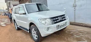 Mitsubishi Pajero 2016 White