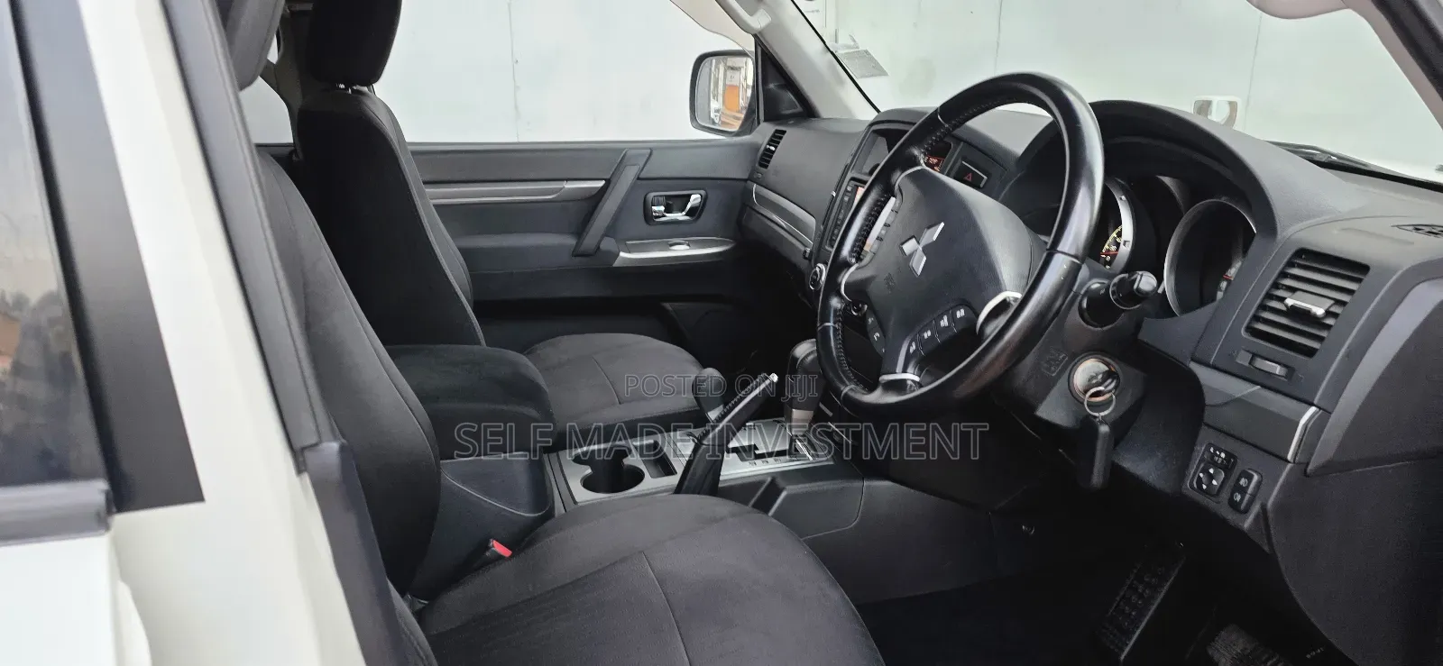 Mitsubishi Pajero 2016 White
