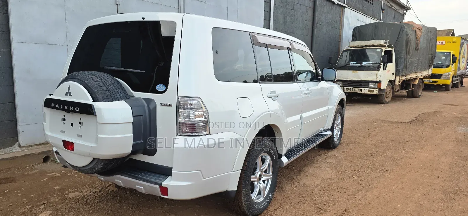 Mitsubishi Pajero 2016 White