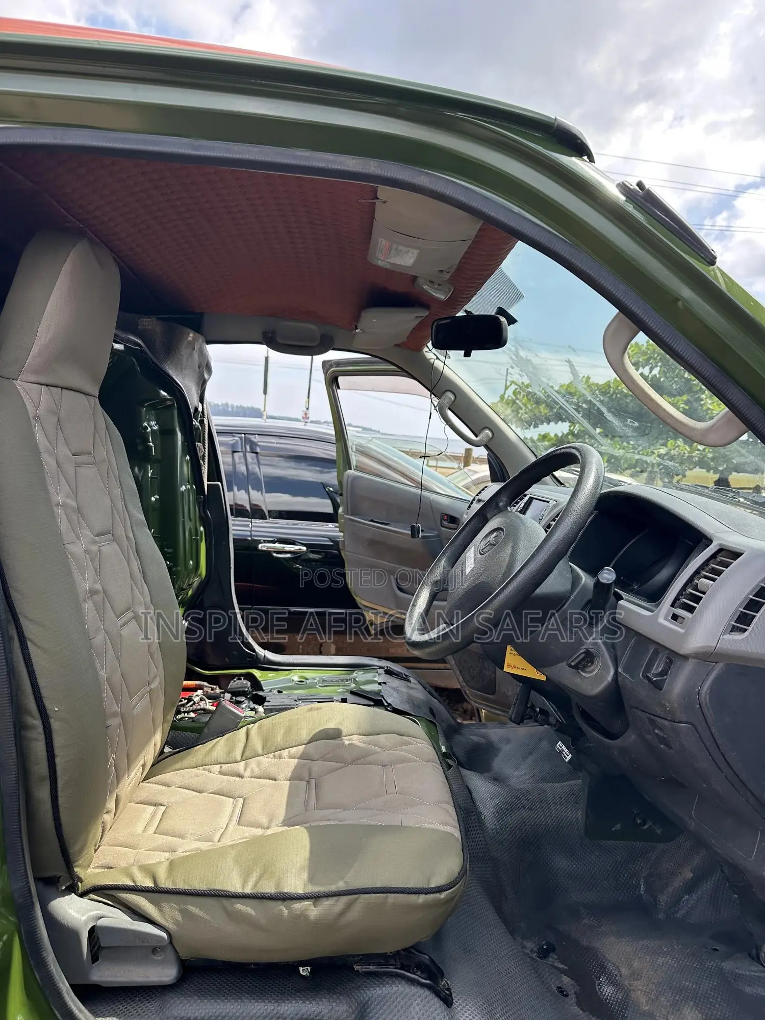 Toyota HiAce 2011 Green