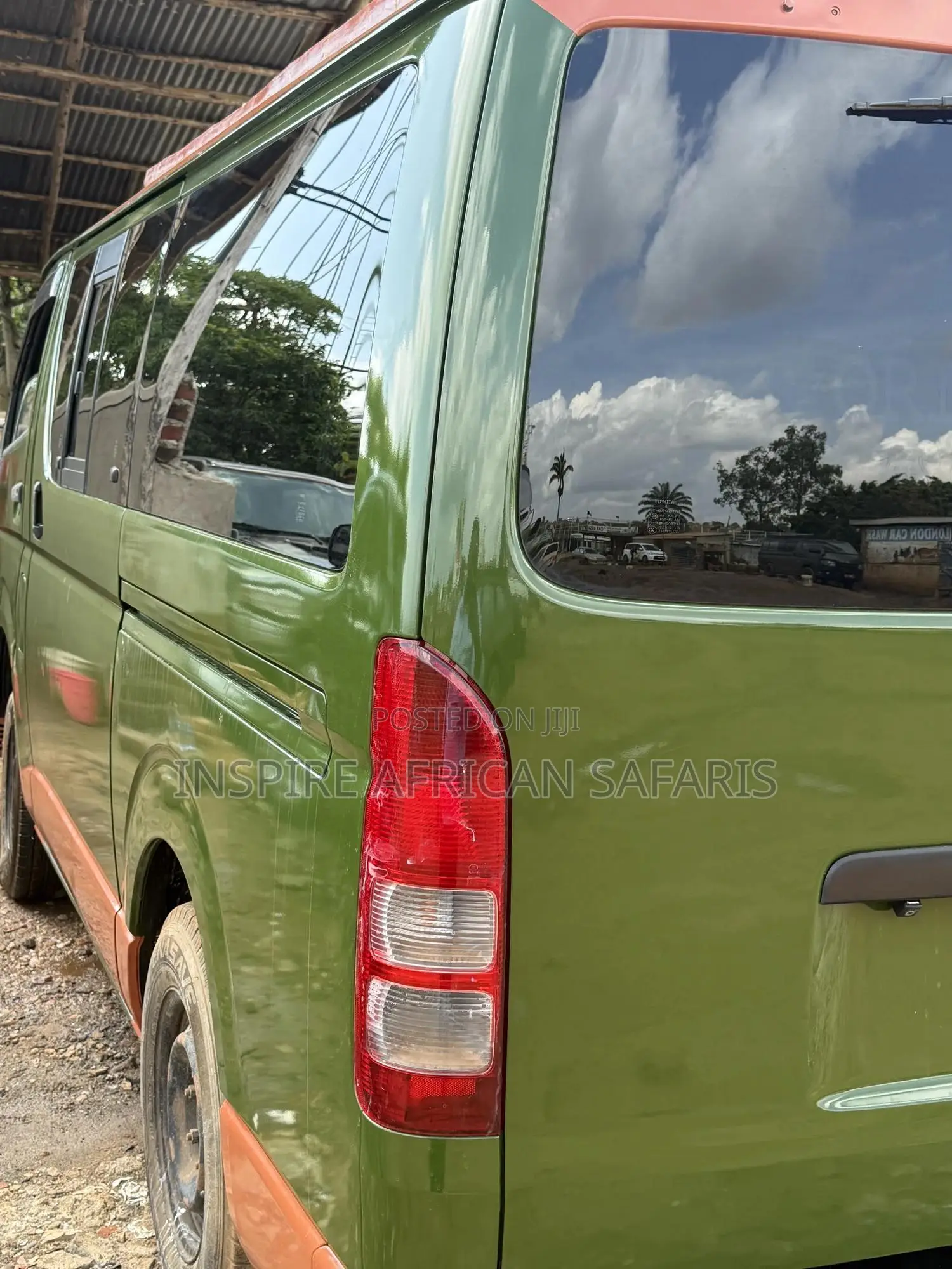 Toyota HiAce 2011 Green