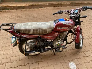 Bajaj CT 125X 2023 Red
