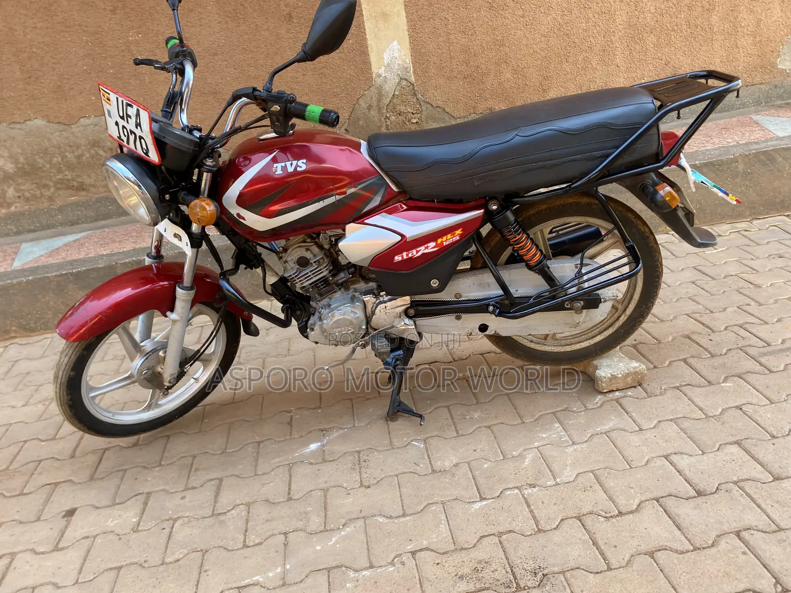 TVS HLX 125 2021 Red