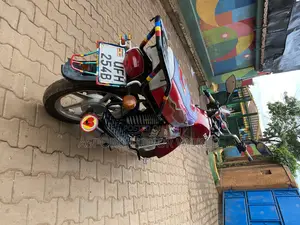 TVS HLX 125 2021 Red