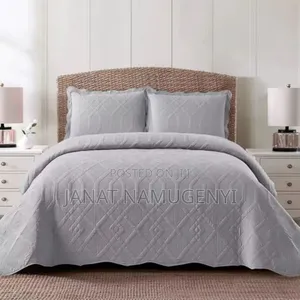 Cotton Bedspreads Available in Different Colors