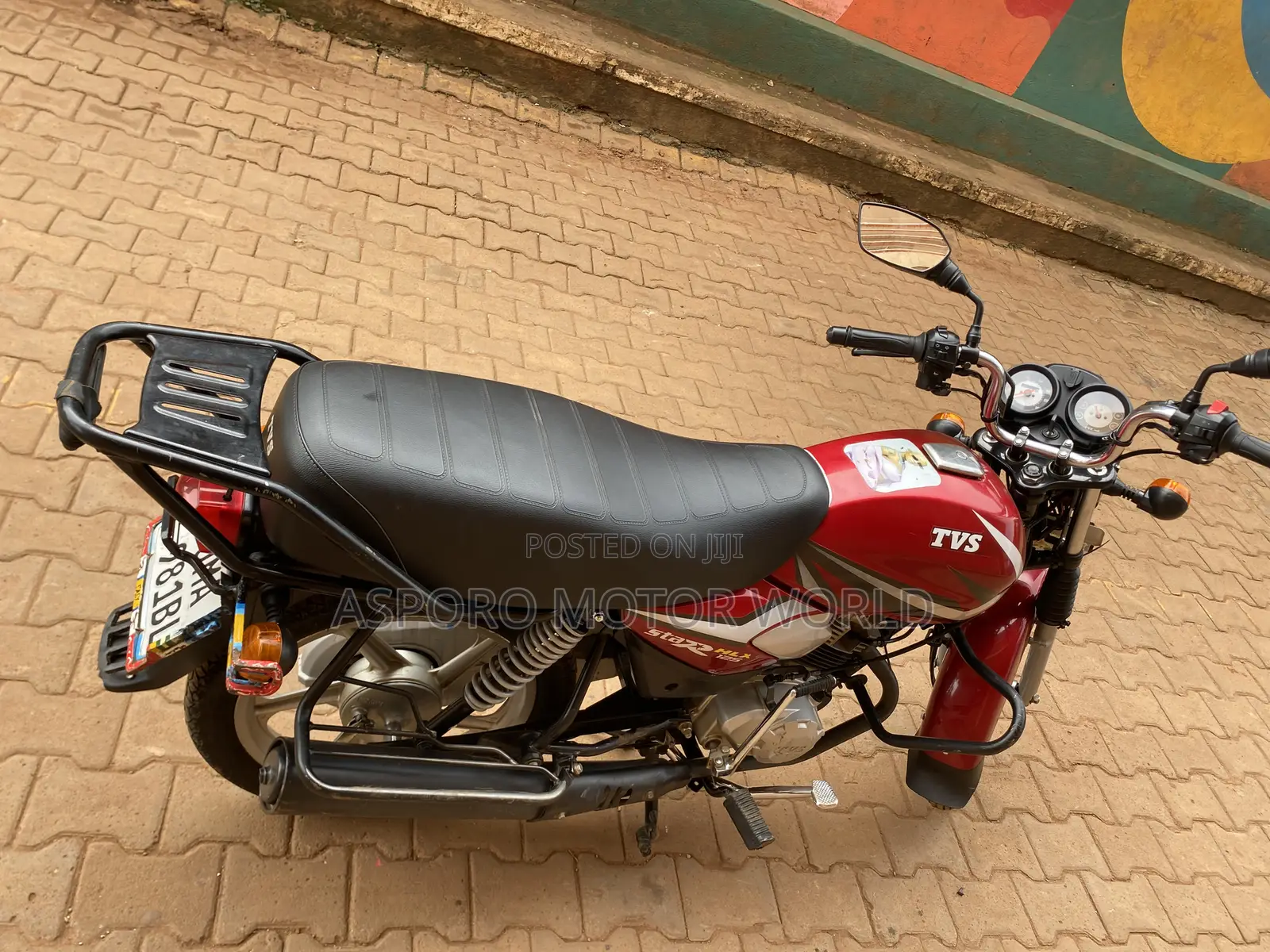 TVS HLX 125 2025 Red