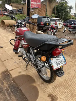 TVS HLX 125 2025 Red