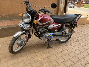 TVS HLX 125 2021 Red