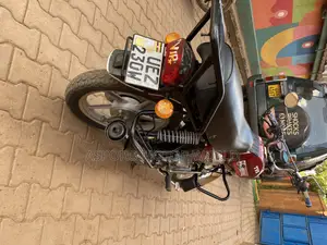 TVS HLX 125 2021 Red