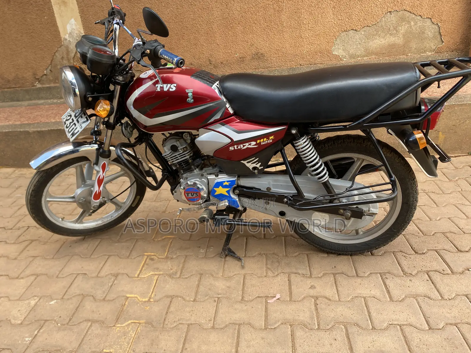 TVS HLX 125 2021 Red