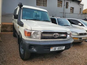 Toyota Land Cruiser Prado 2009 White