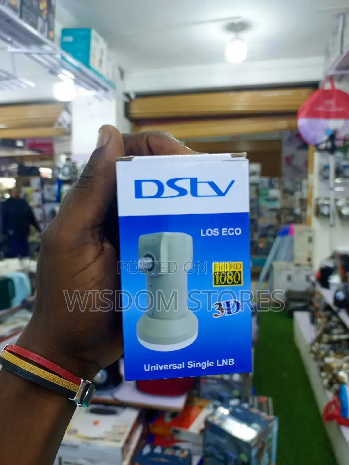 DSTV Universal Single LNB (Low-Noise Block Downconverter).