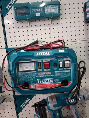 Battery Charger 12/24v - 9/4a