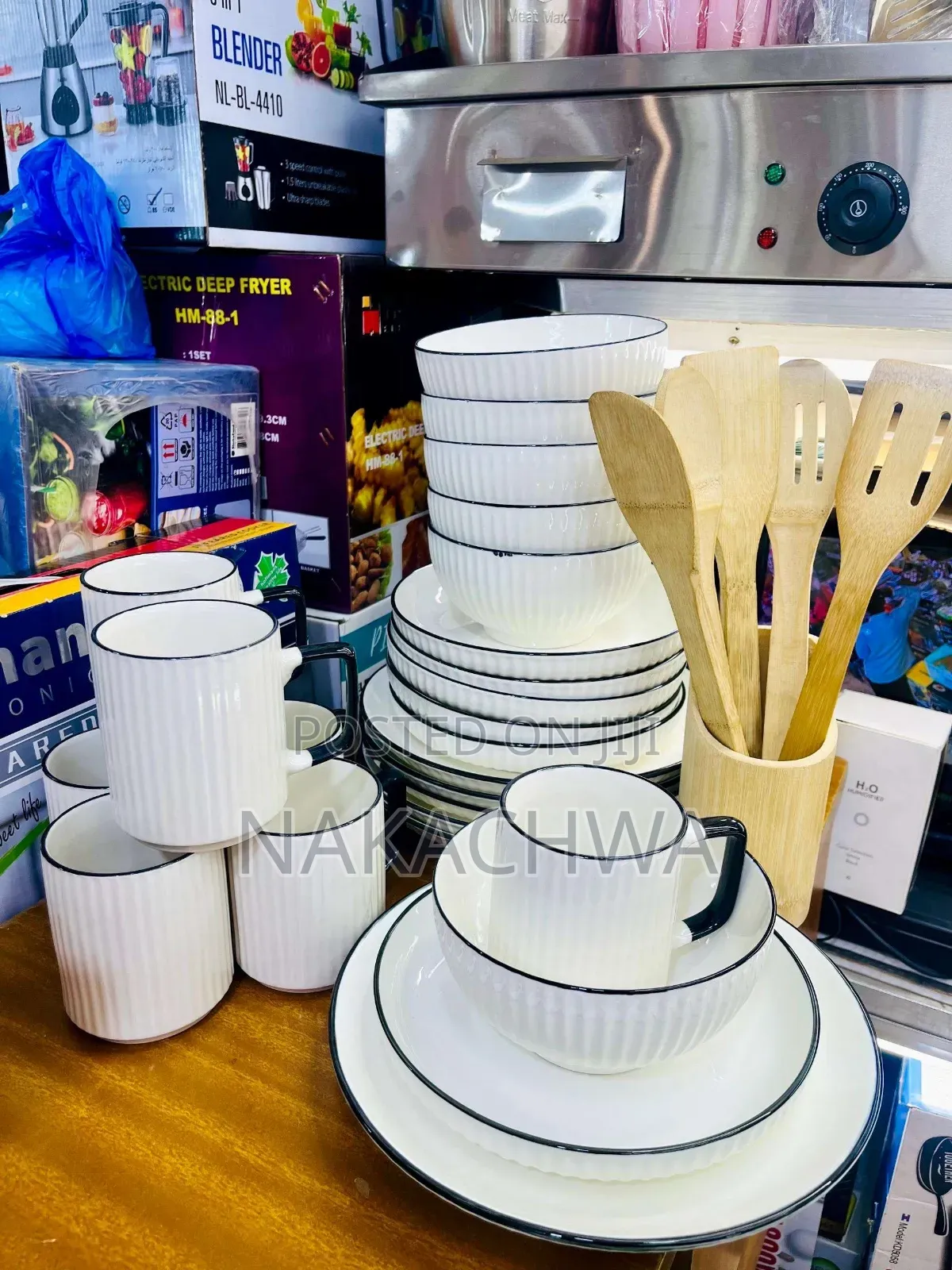 Its Agood Dinnerset of 24 Pieces